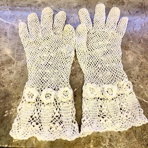 ALEXANDRA'S ACCENTS Edwardian Ivory Crochet Lace Gloves Rosette Ruffle Cuffs S - Picture 7 of 7